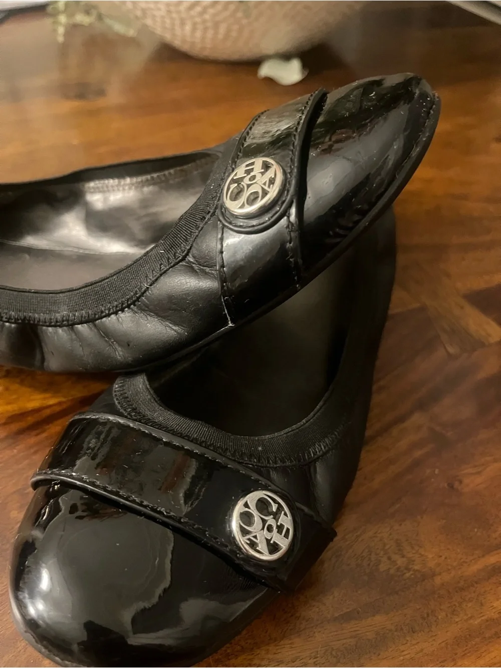 Coach Chelsea Black Leather Patent Ballet Flats Logo Size 10